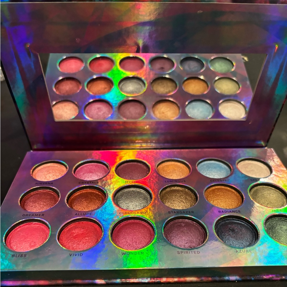 New 18 shade Euphoria baked eyeshadow palette